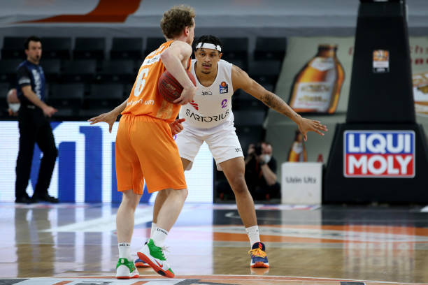 给选手们提 给选手们提