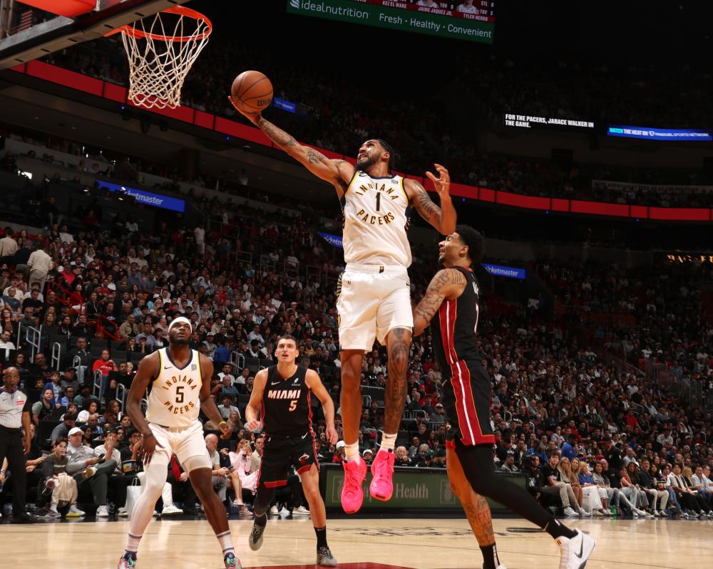 中国队员必 中国队员必